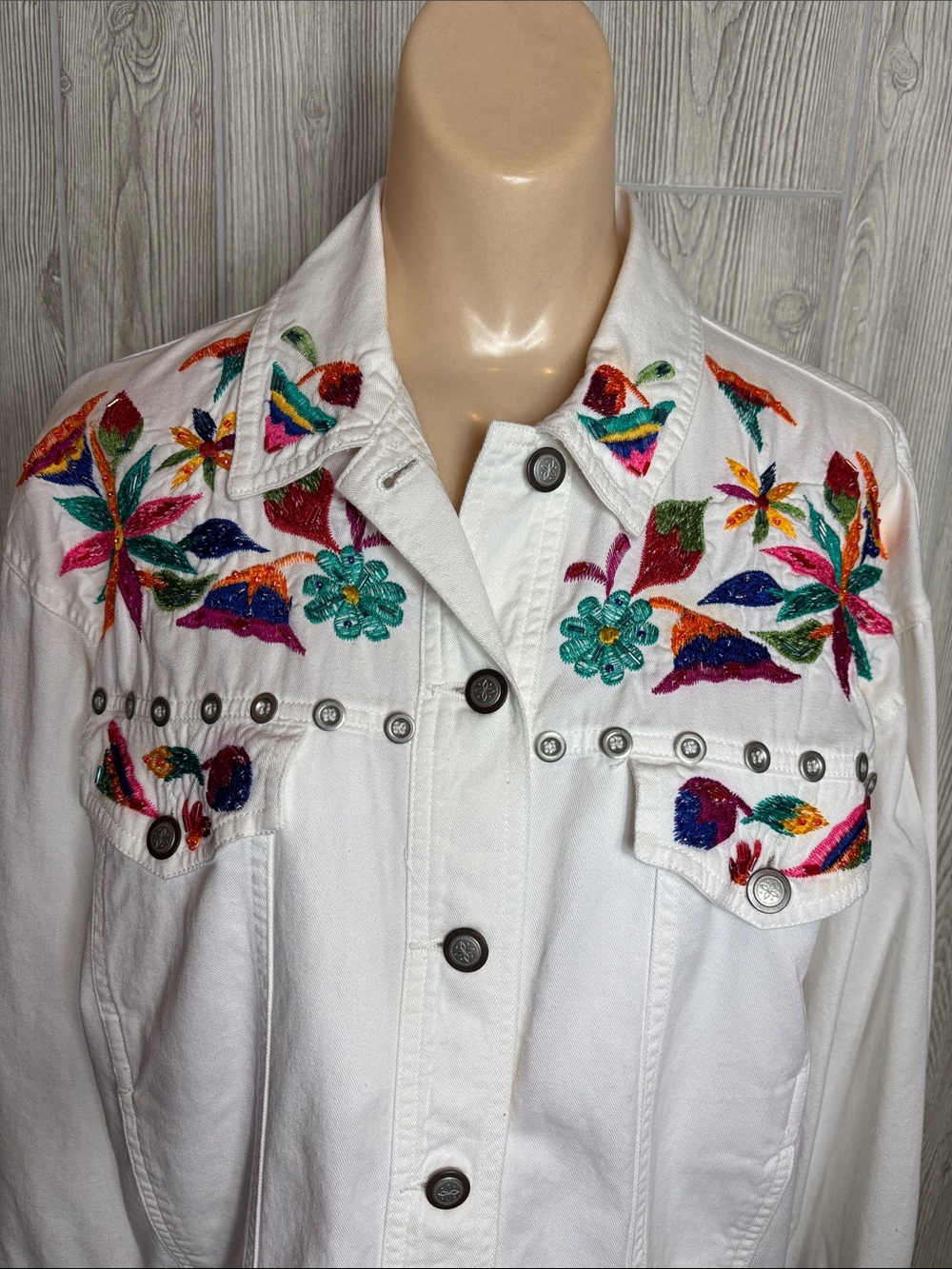 Carole Little Vintage White Denim Jacket with Floral Beaded Embroidery- Size 4 - Picture 3 of 6